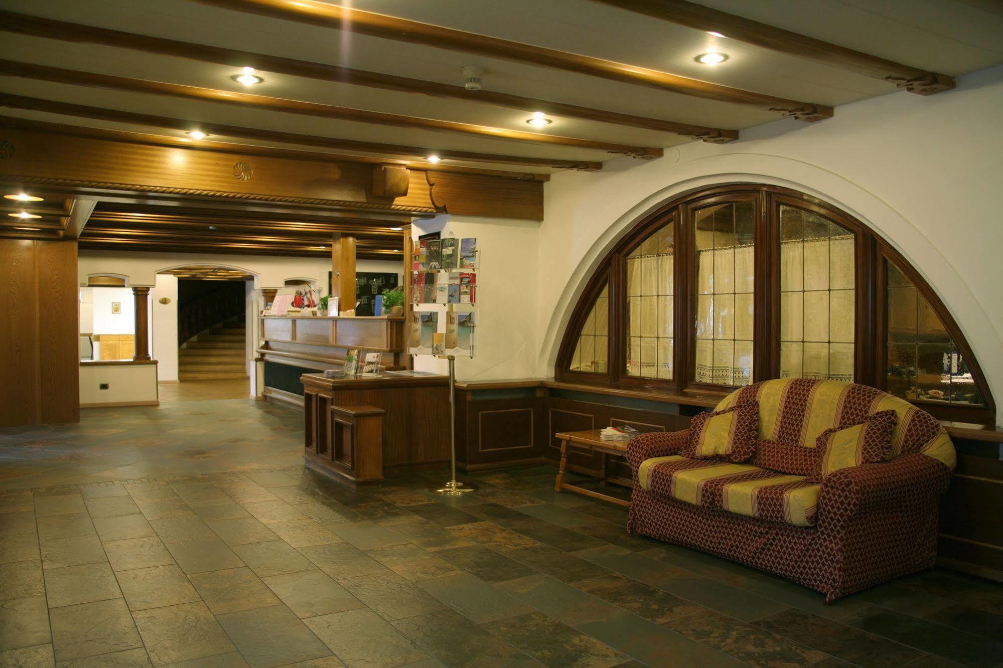 Hotel Miramonti Corvara Εξωτερικό φωτογραφία